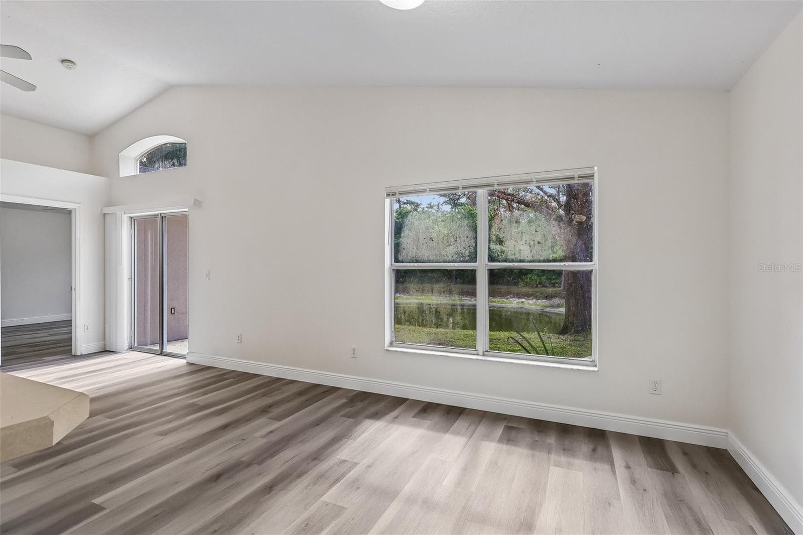 Single Family Residence at 2415 HICKORY OAK BLVD, ORLANDO, photo 8 of 29