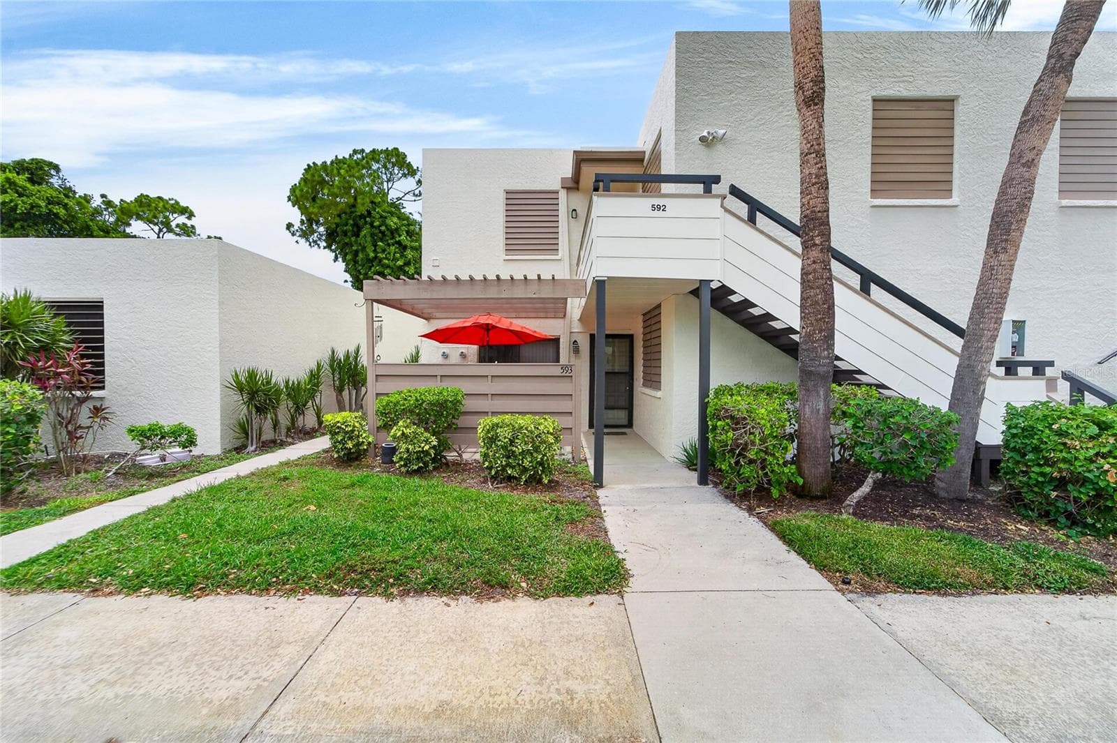 593 LAKESIDE DR #593