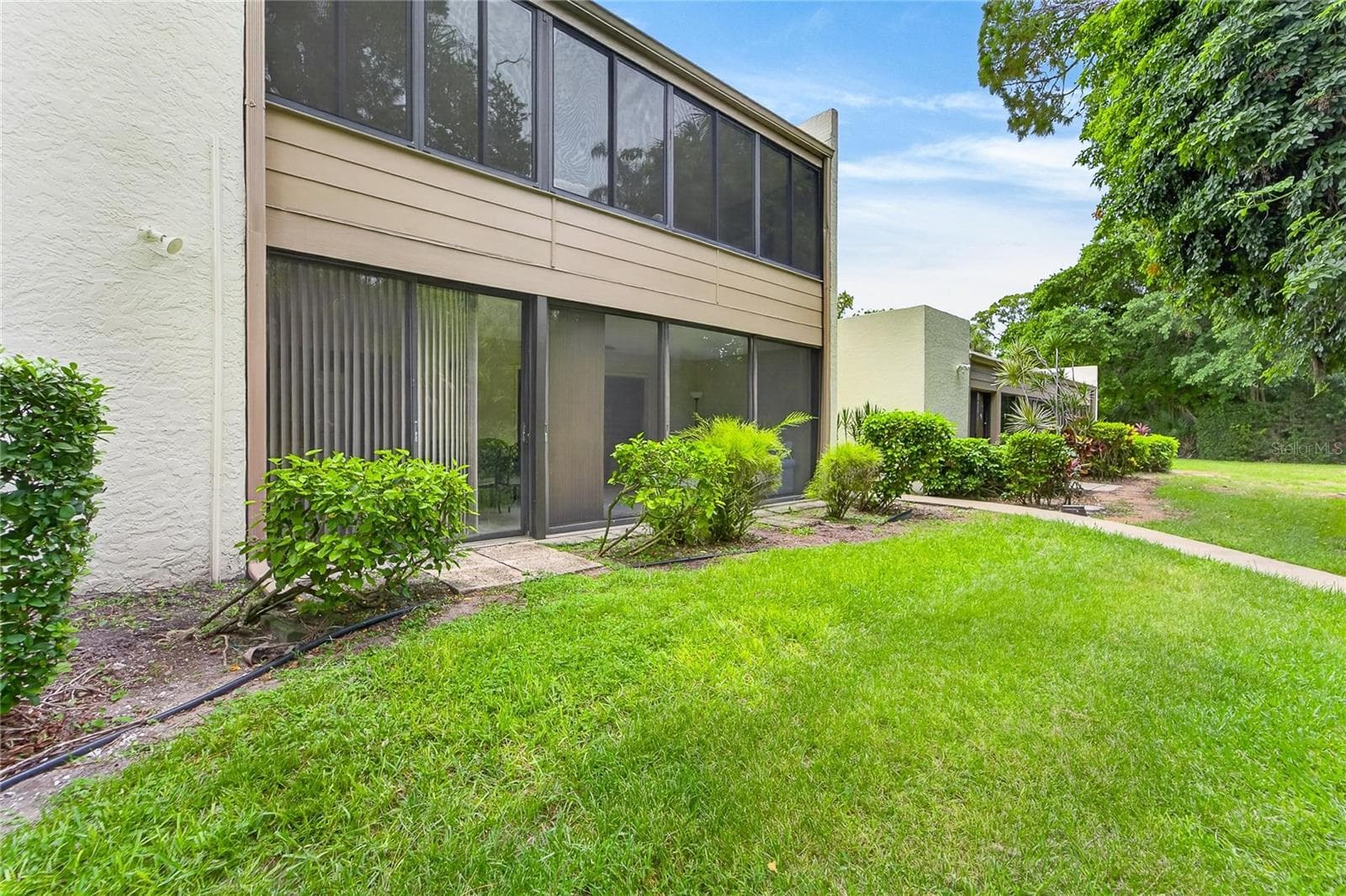 Condominium at 593 LAKESIDE DR #593, BRADENTON, photo 15 of 72