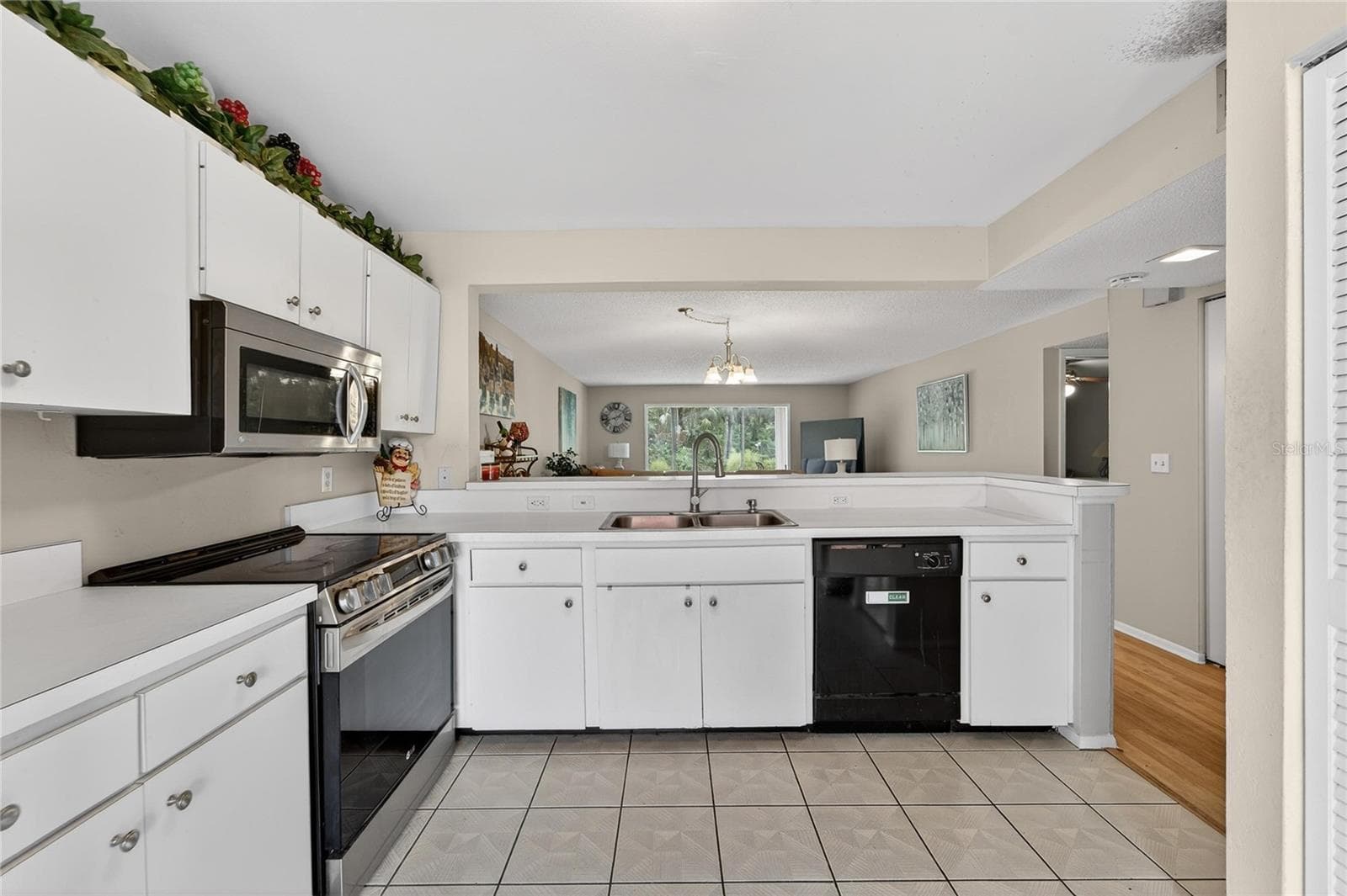 Condominium at 593 LAKESIDE DR #593, BRADENTON, photo 29 of 72
