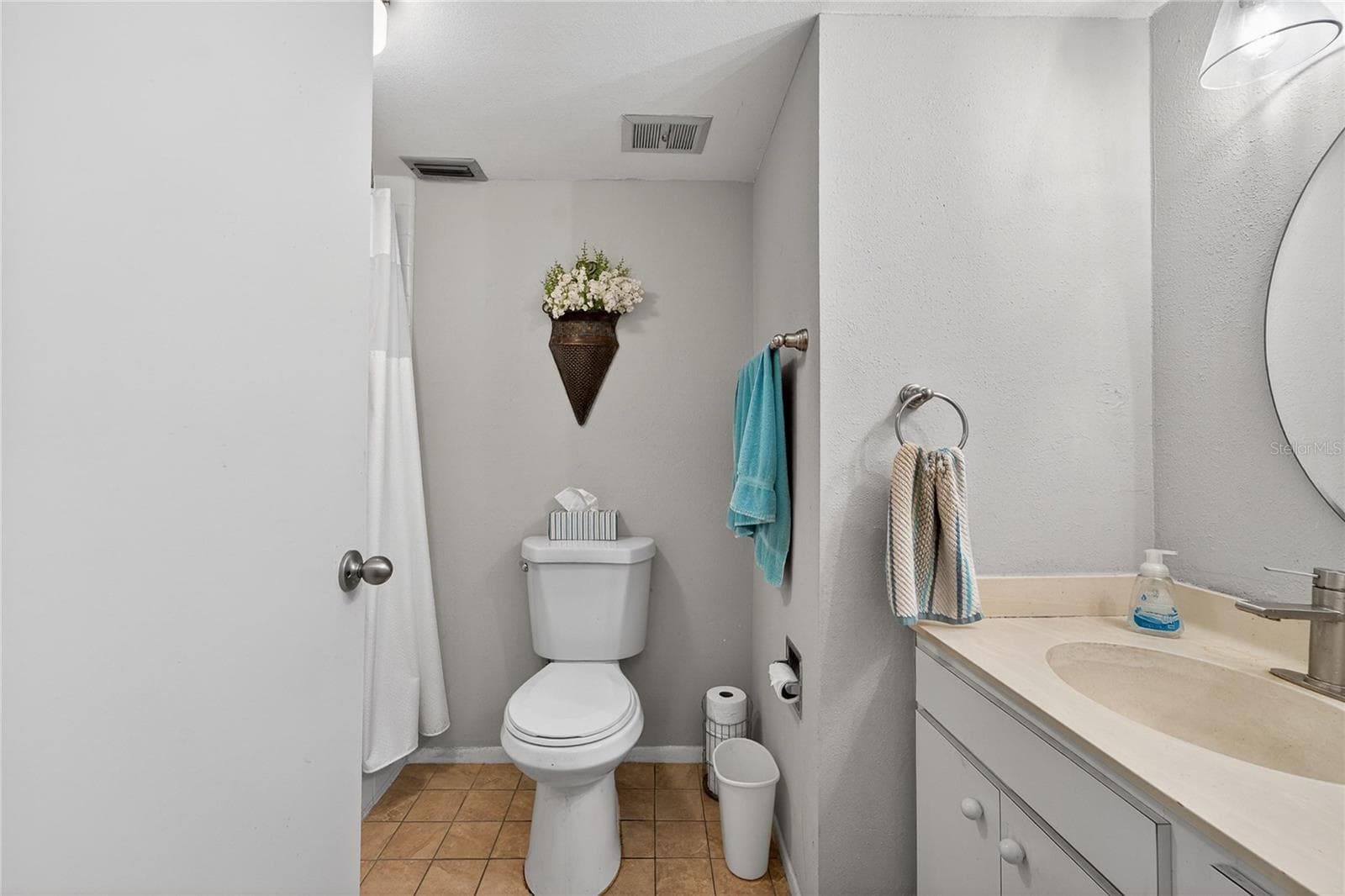 Condominium at 593 LAKESIDE DR #593, BRADENTON, photo 54 of 72