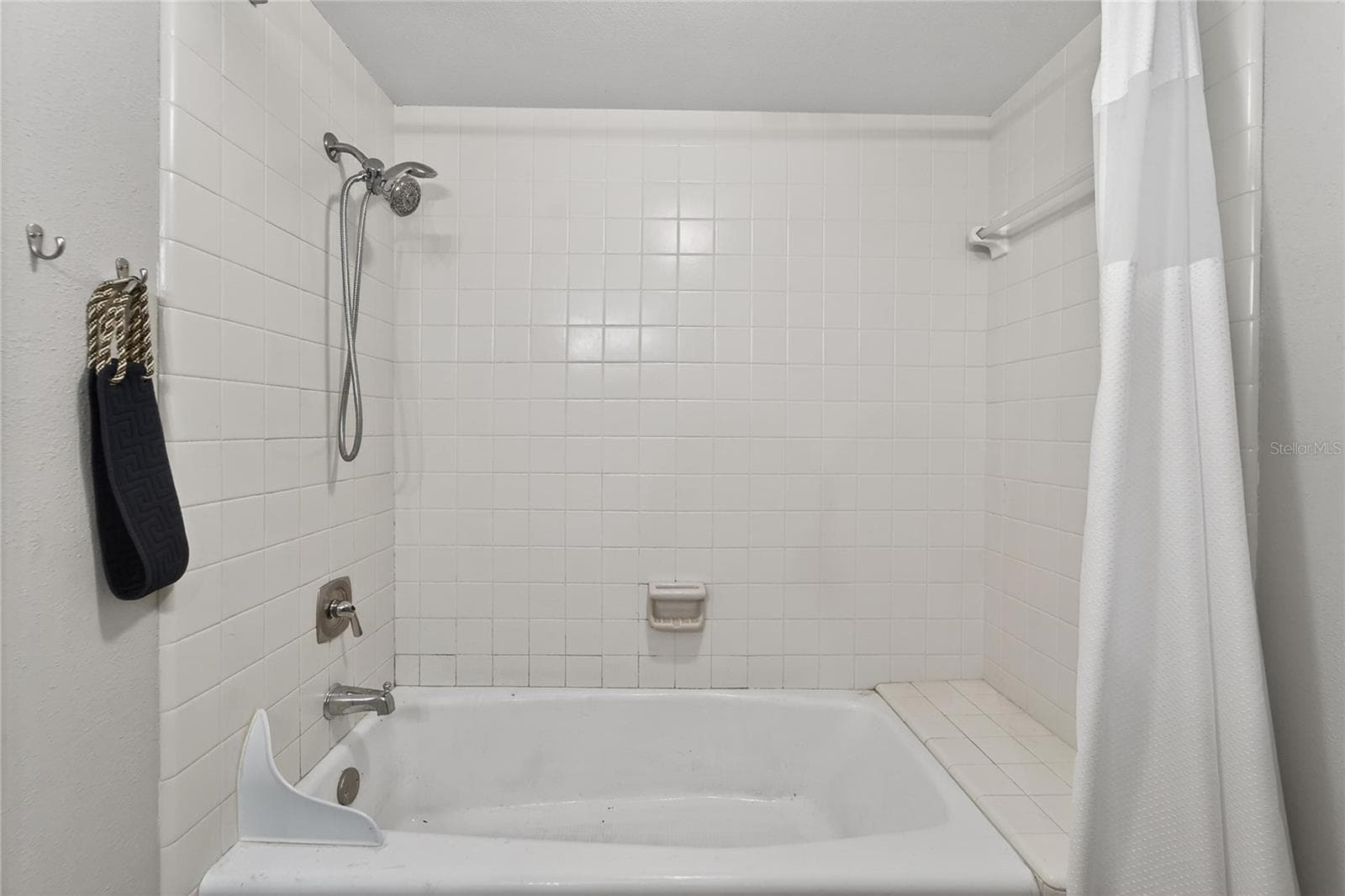 Condominium at 593 LAKESIDE DR #593, BRADENTON, photo 55 of 72