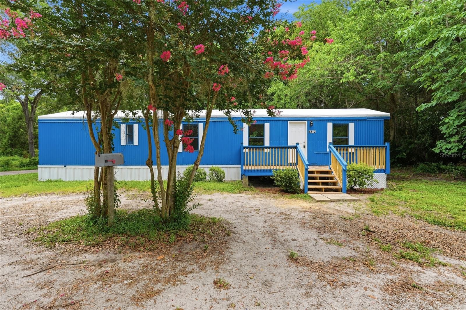 Manufactured Home at 1212 NE 1ST AVE, WILLISTON, photo 3 of 28