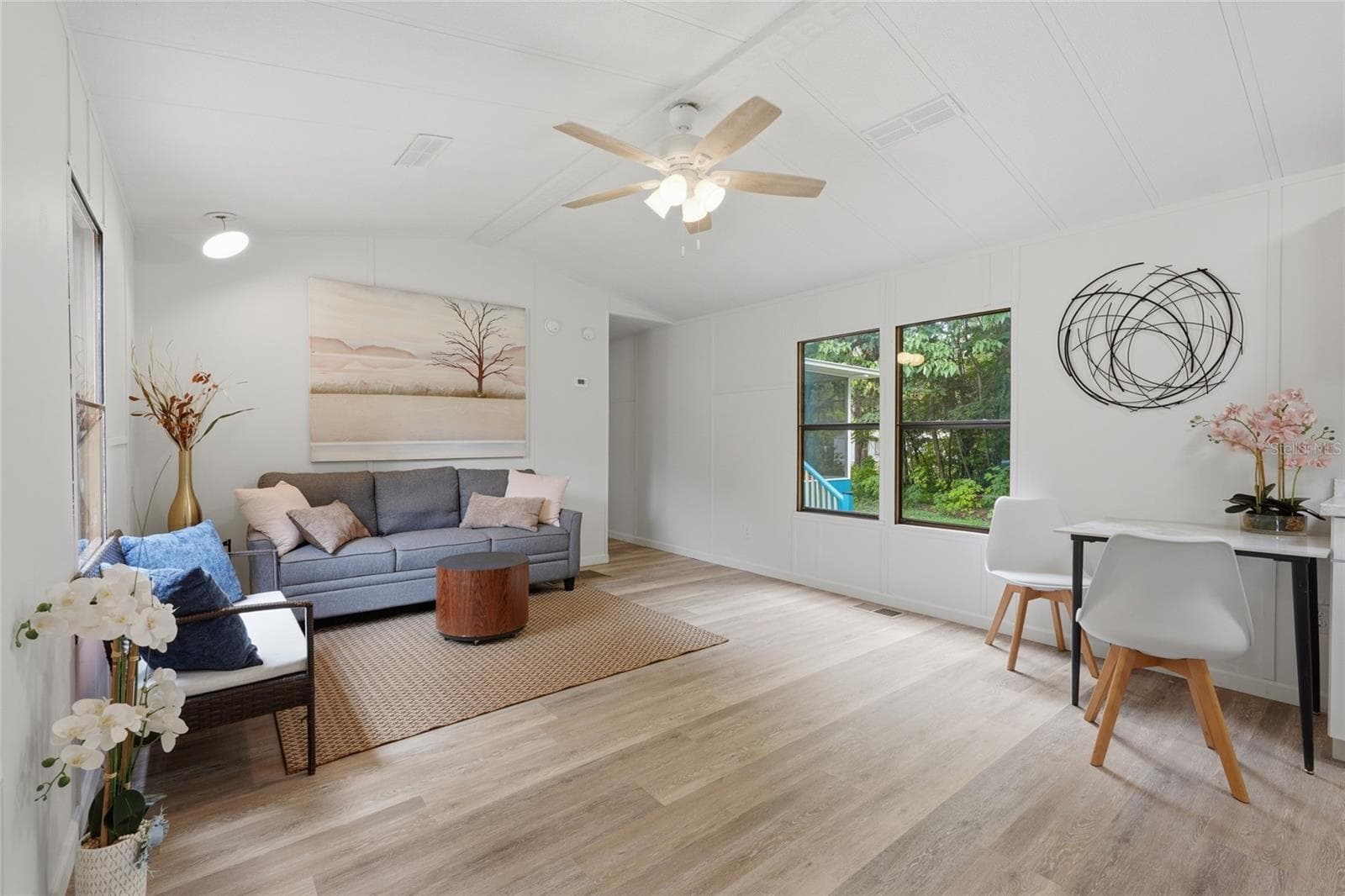 Manufactured Home at 1212 NE 1ST AVE, WILLISTON, photo 8 of 28