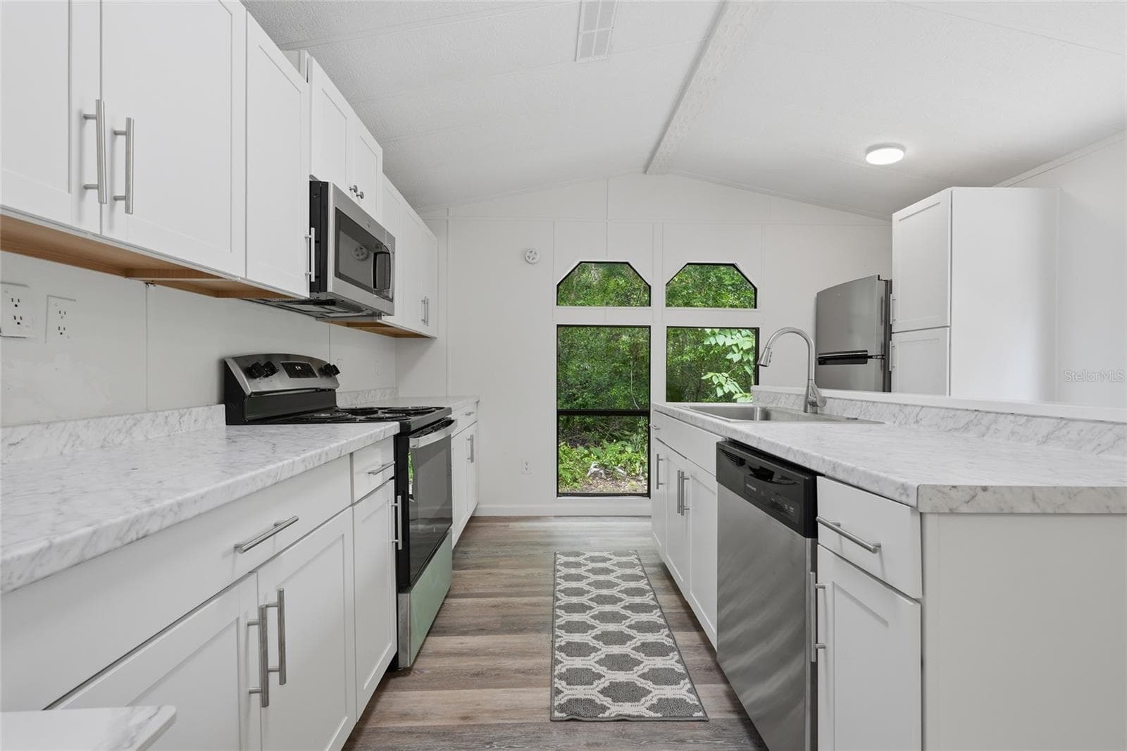 Manufactured Home at 1212 NE 1ST AVE, WILLISTON, photo 14 of 28