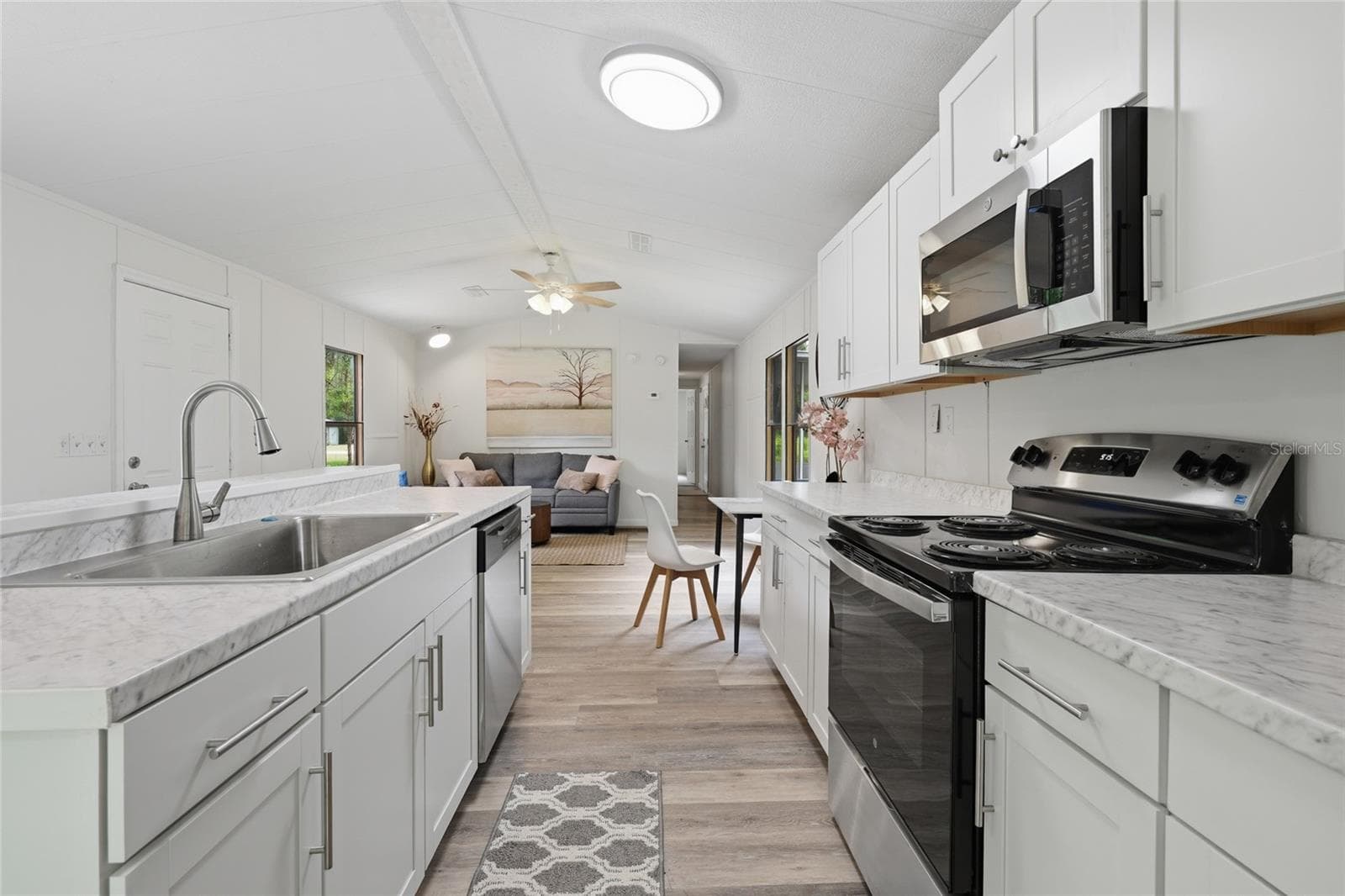 Manufactured Home at 1212 NE 1ST AVE, WILLISTON, photo 15 of 28
