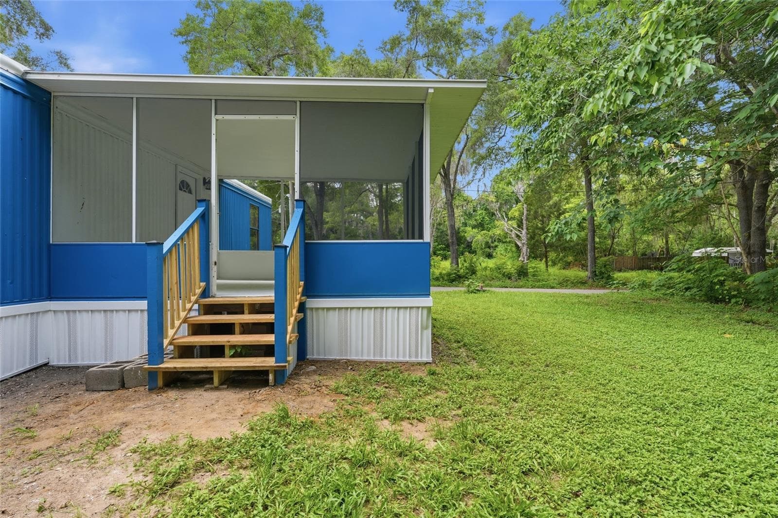 Manufactured Home at 1212 NE 1ST AVE, WILLISTON, photo 24 of 28