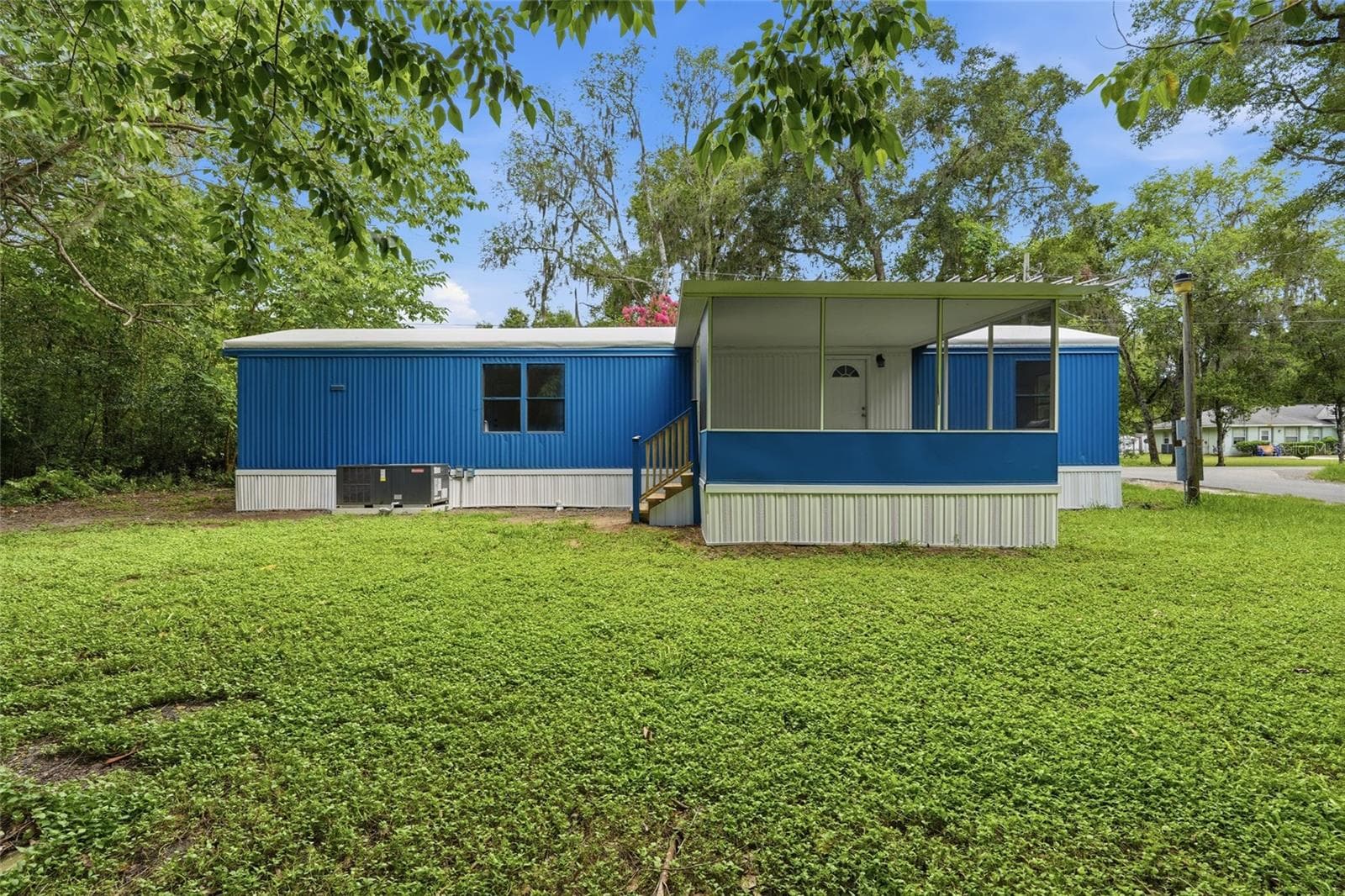 Manufactured Home at 1212 NE 1ST AVE, WILLISTON, photo 25 of 28