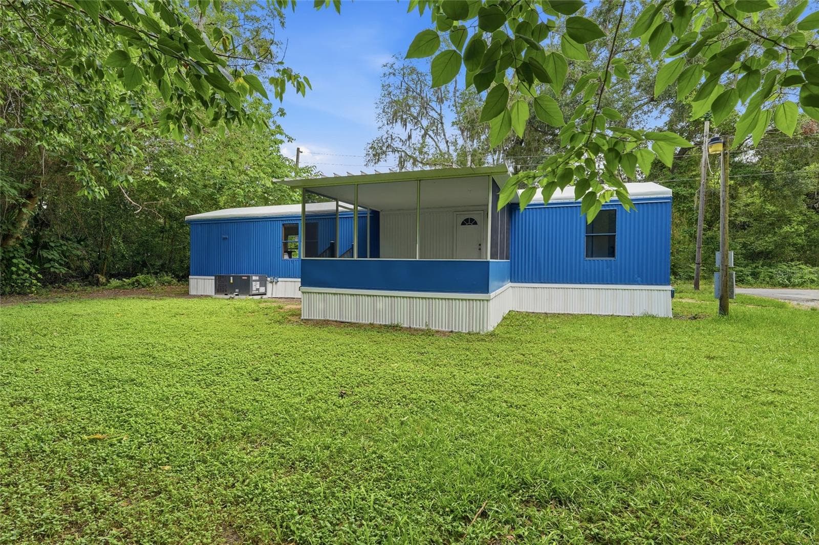 Manufactured Home at 1212 NE 1ST AVE, WILLISTON, photo 26 of 28