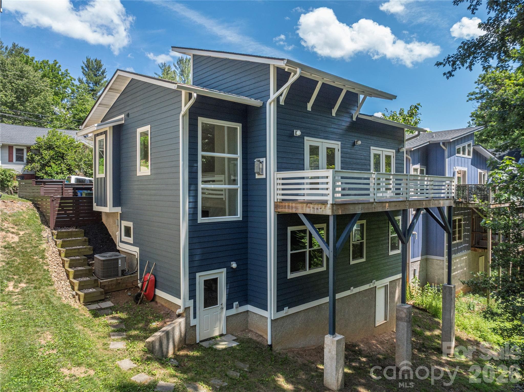 Single Family Residence at 39 Hubbard Avenue, Asheville, photo 4 of 32