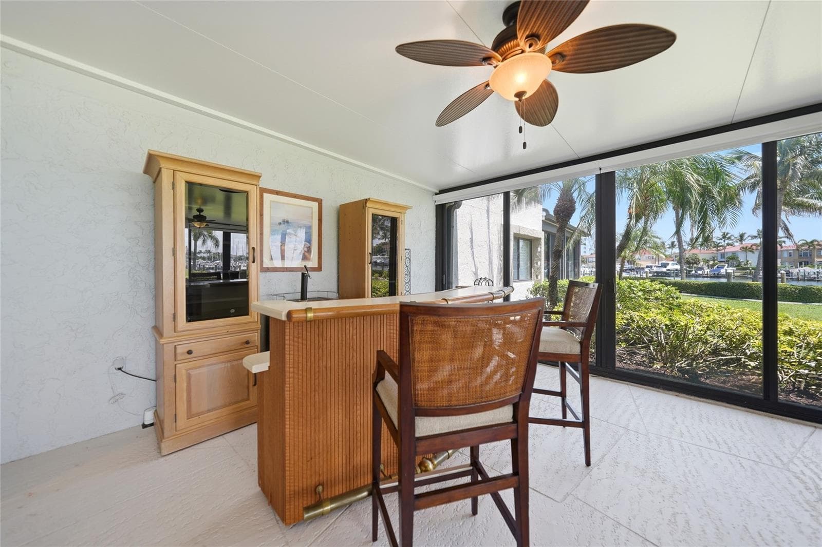 Here is your own tiki bar for afternoon cocktails. DID i say how large the entertainment space is? Its 5 oclock somewhere. - 3230 SOUTHSHORE DR #34A, PUNTA GORDA