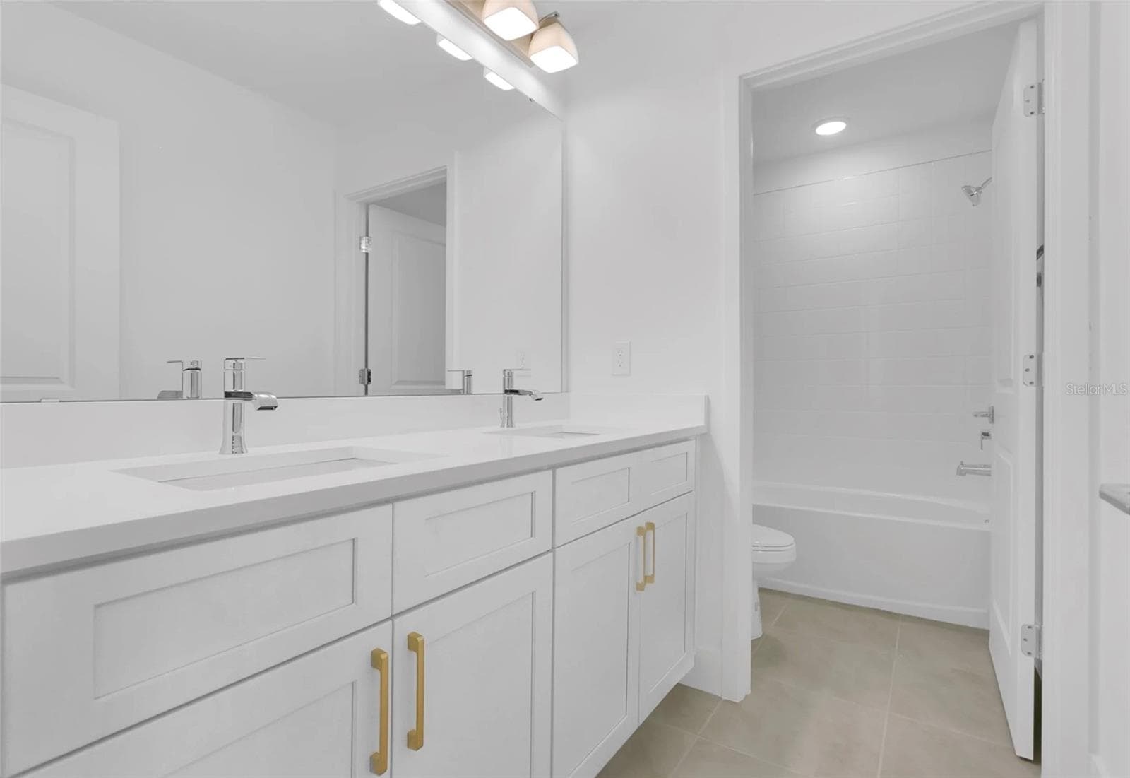 Guest bathroom - 292 ELENA LAVIN CIR, ORLANDO