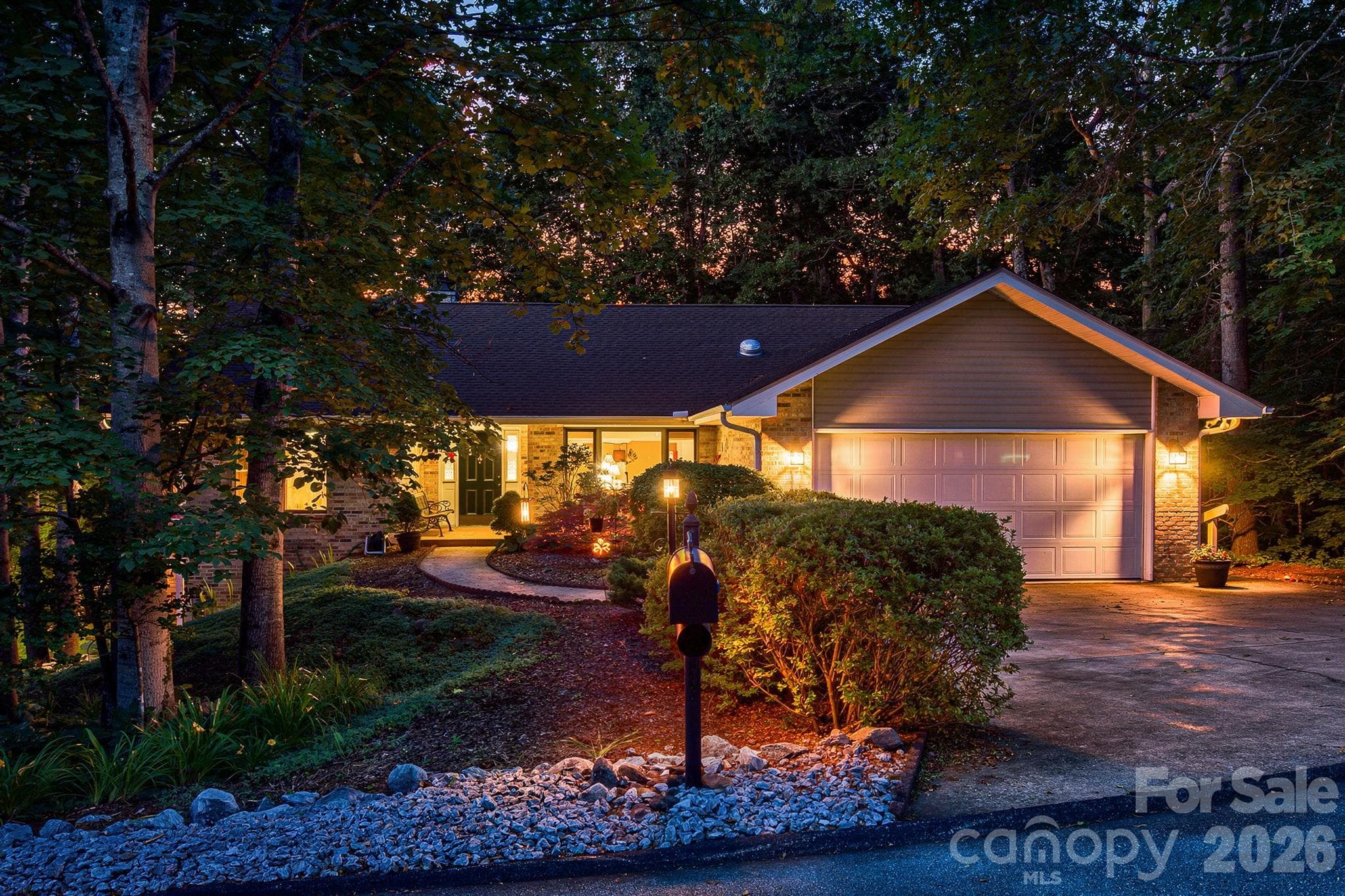 Single Family Residence at Hendersonville, photo 2 of 47