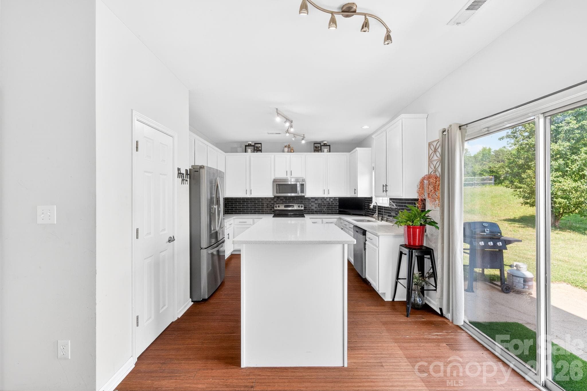 Single Family Residence at 2508 OAKDALE CREEK Lane, Charlotte, photo 16 of 39