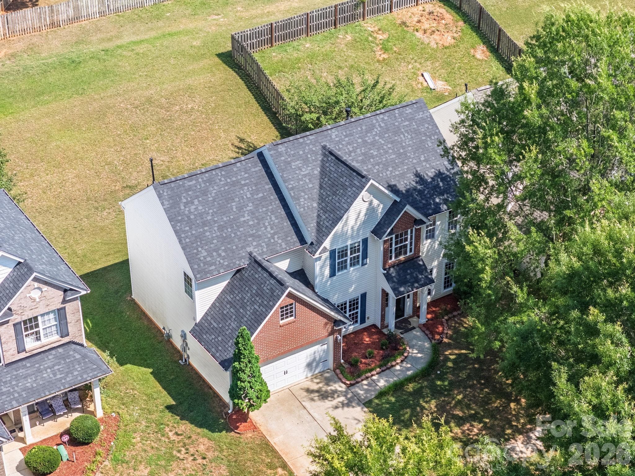 Single Family Residence at 2508 OAKDALE CREEK Lane, Charlotte, photo 2 of 39