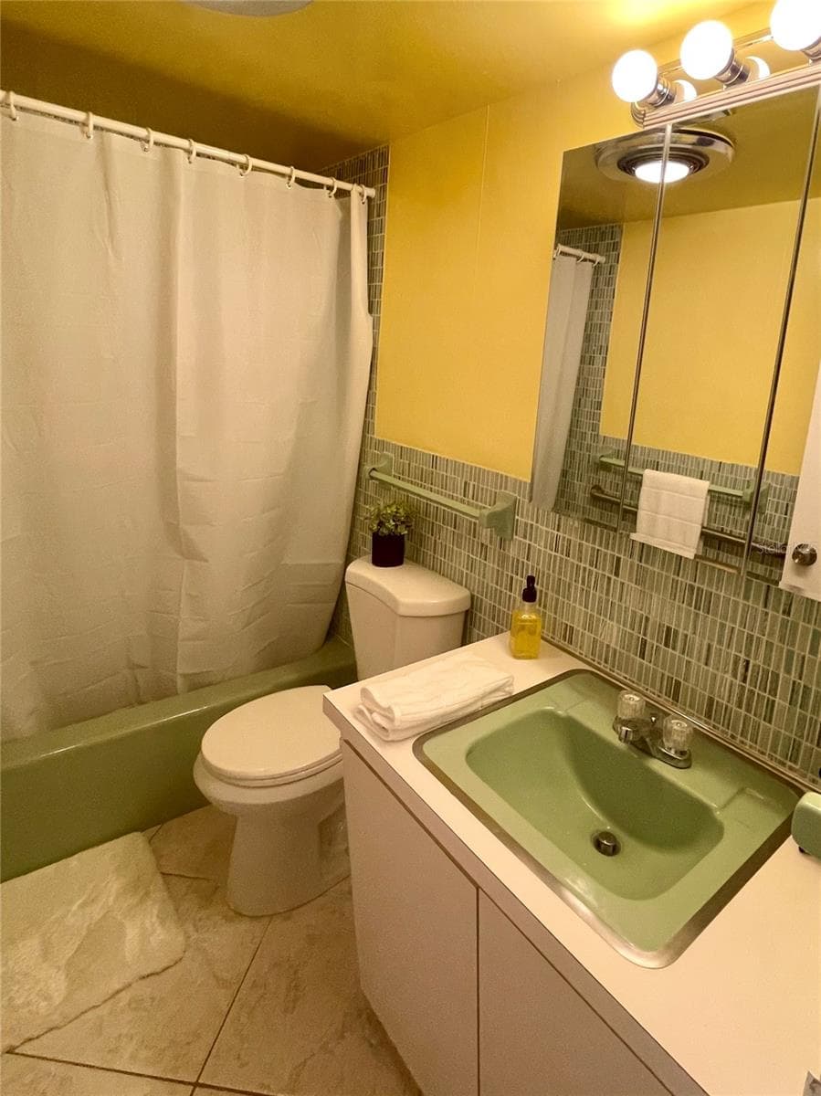 Condominium at 1224 S PENINSULA DR #304, DAYTONA BEACH, photo 32 of 97