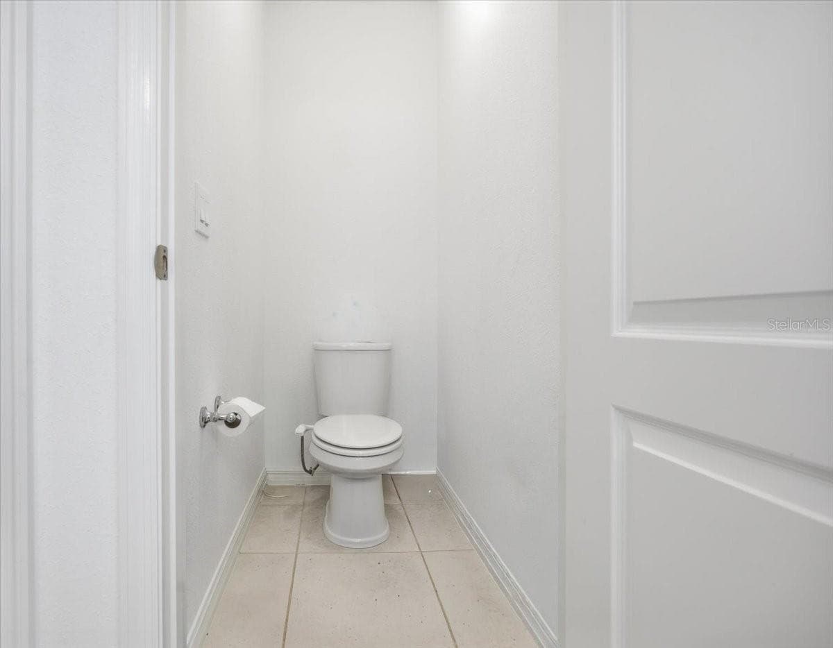 Water closet - 6323 HAMLIN RESERVE BLVD, WINTER GARDEN