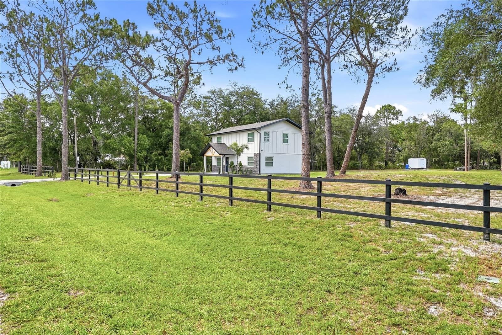Single Family Residence at 31848 HEDGEROW DR, WESLEY CHAPEL, photo 8 of 72