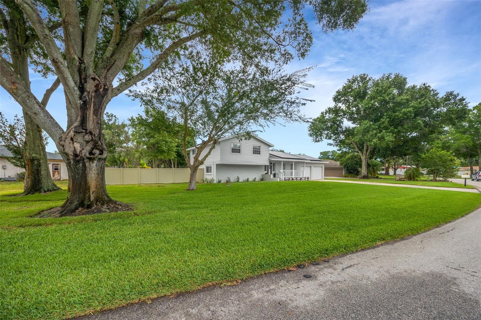 Front Yard - 22369 SOUTHSHORE DR, LAND O LAKES