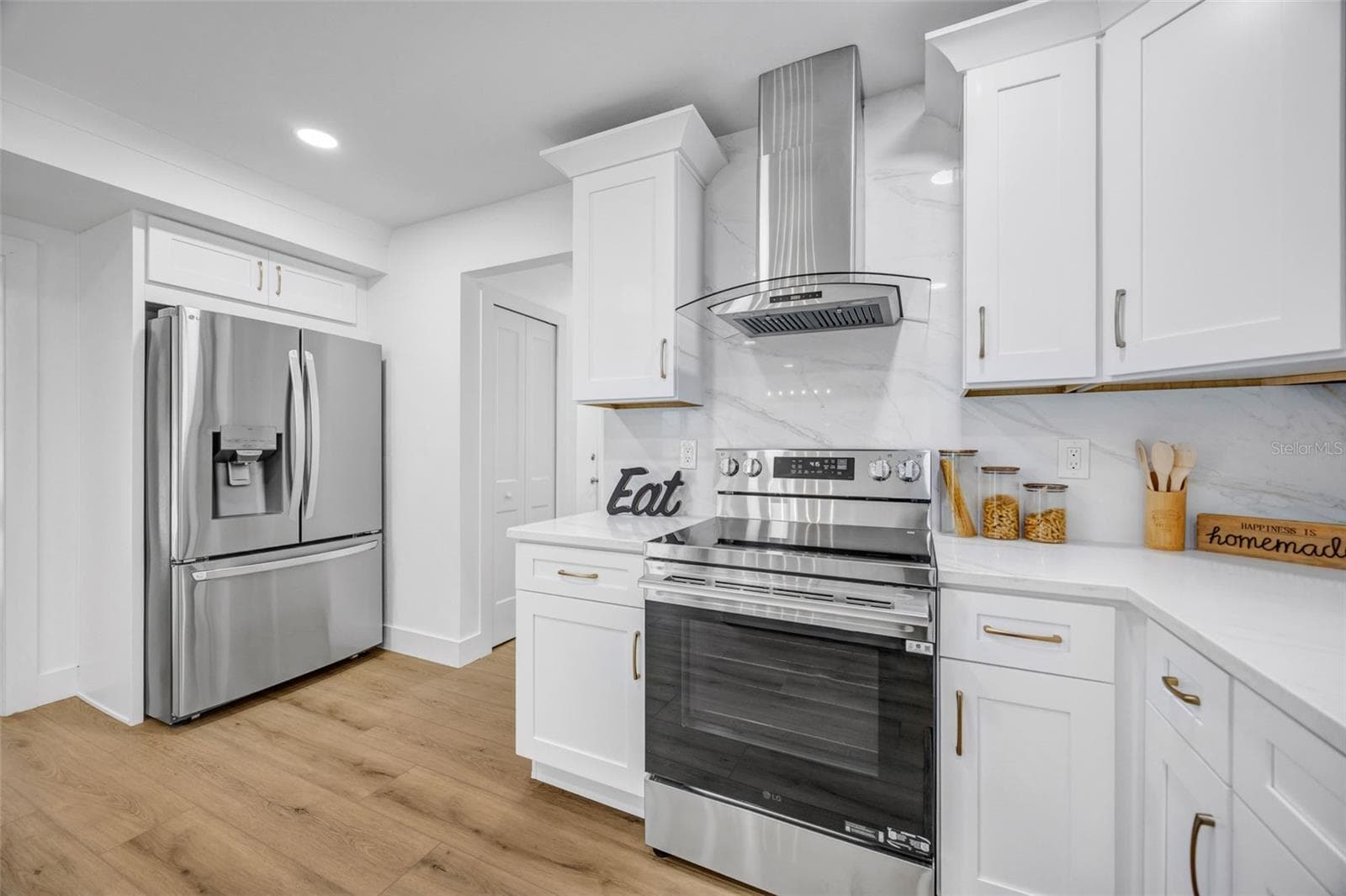 Kitchen - 22369 SOUTHSHORE DR, LAND O LAKES