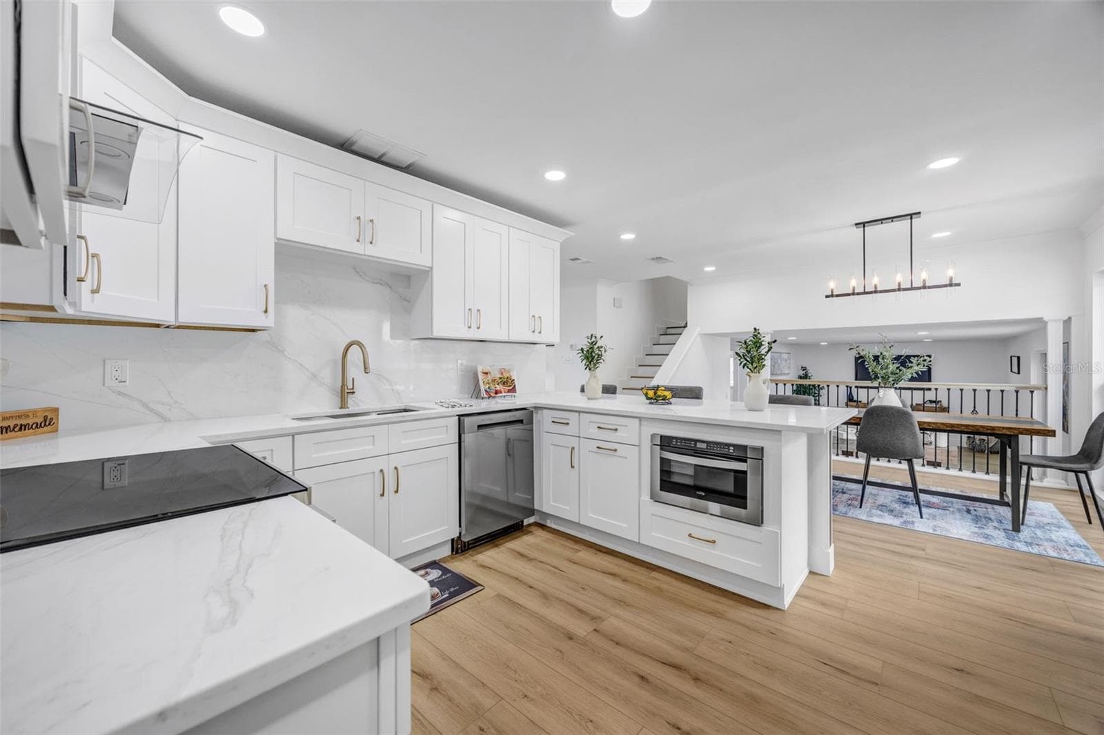 Kitchen - 22369 SOUTHSHORE DR, LAND O LAKES