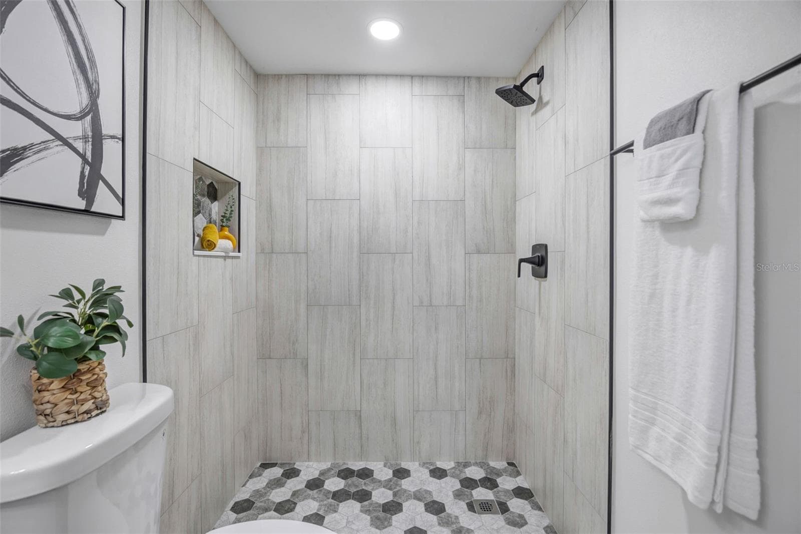 Bathroom 1 - 22369 SOUTHSHORE DR, LAND O LAKES