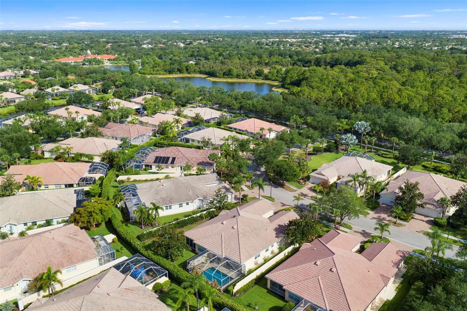 Facing the preferred Southerly direction - 5793 ITHACA WAY, SARASOTA