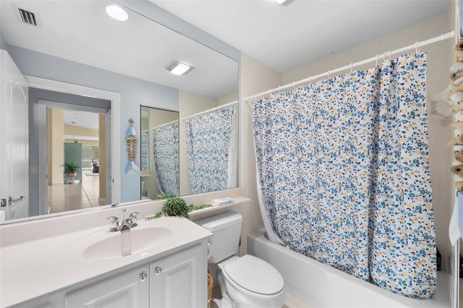 Guest bath - 5793 ITHACA WAY, SARASOTA