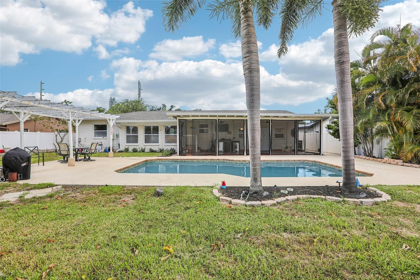 Single Family Residence at 2709 49TH ST N, ST PETERSBURG, photo 29 of 40