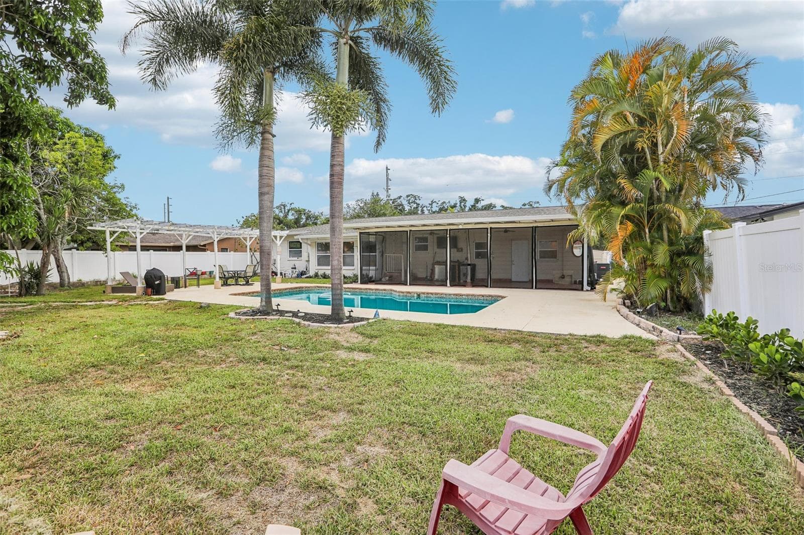 Single Family Residence at 2709 49TH ST N, ST PETERSBURG, photo 31 of 40