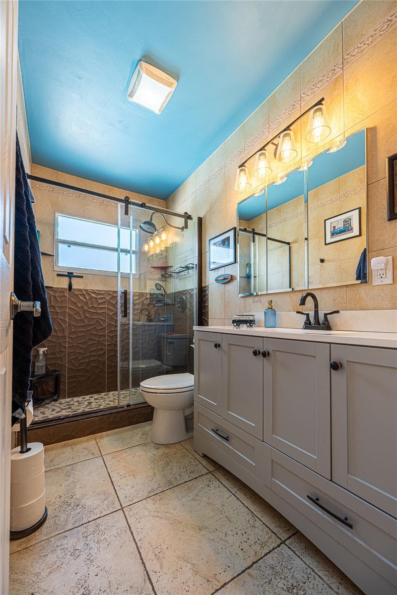 Bathroom - 5760 3RD AVE N, ST PETERSBURG