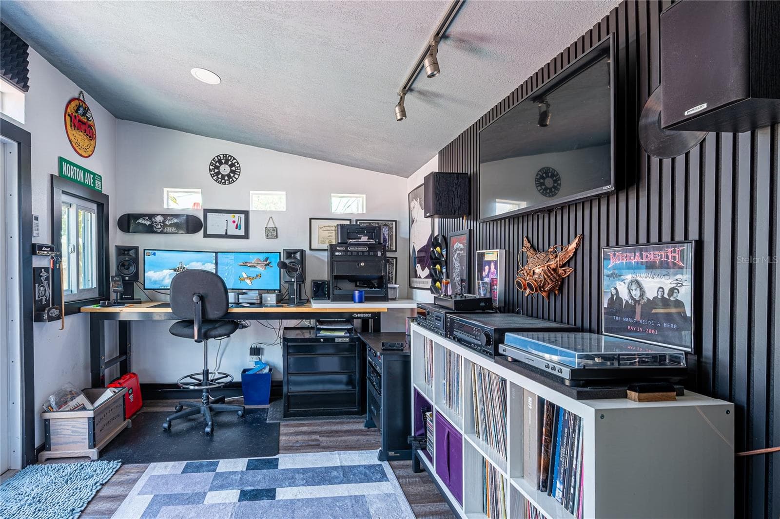 Studio - 5760 3RD AVE N, ST PETERSBURG
