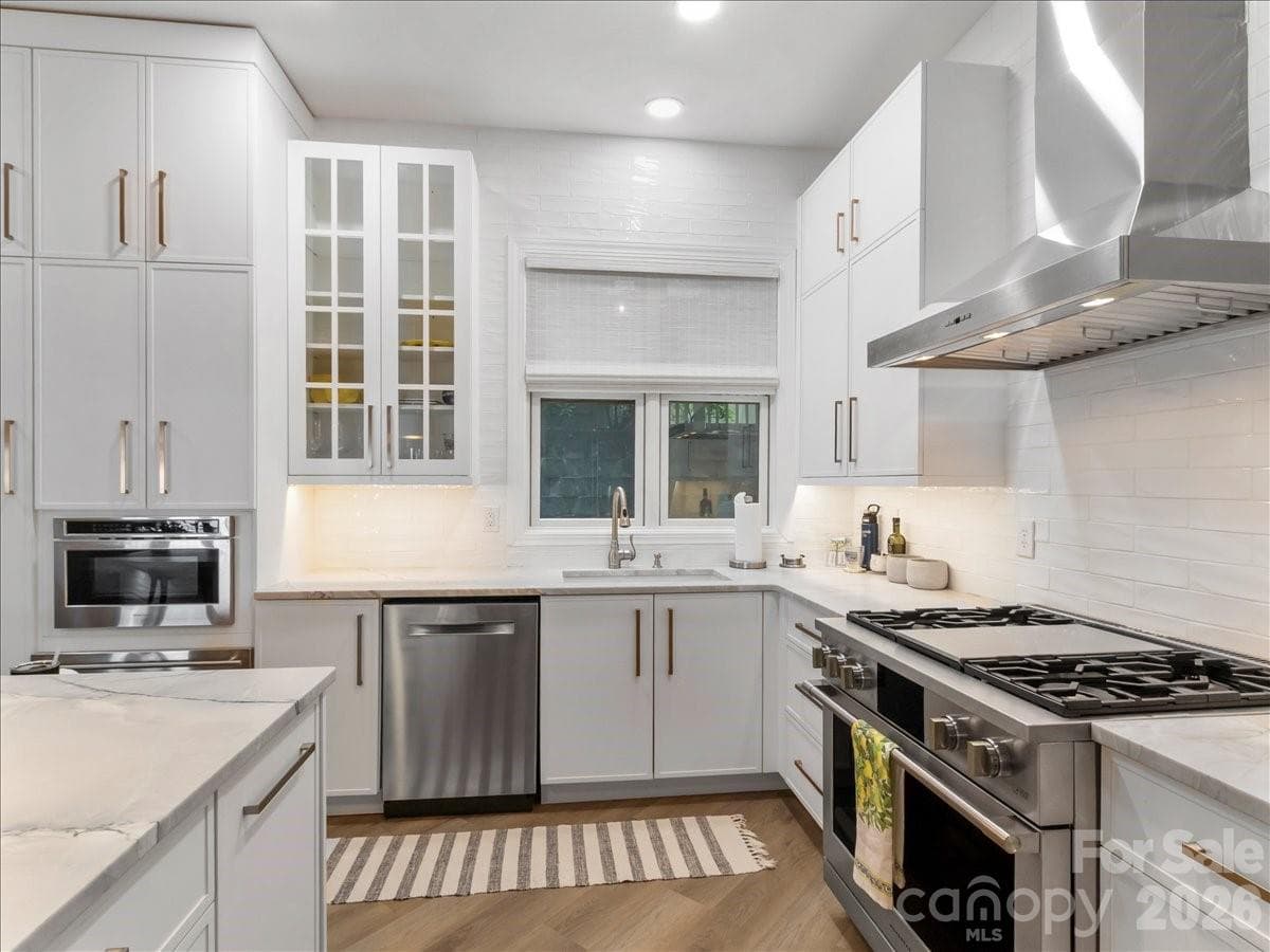 CHEF'S KITCHEN - Burnsville