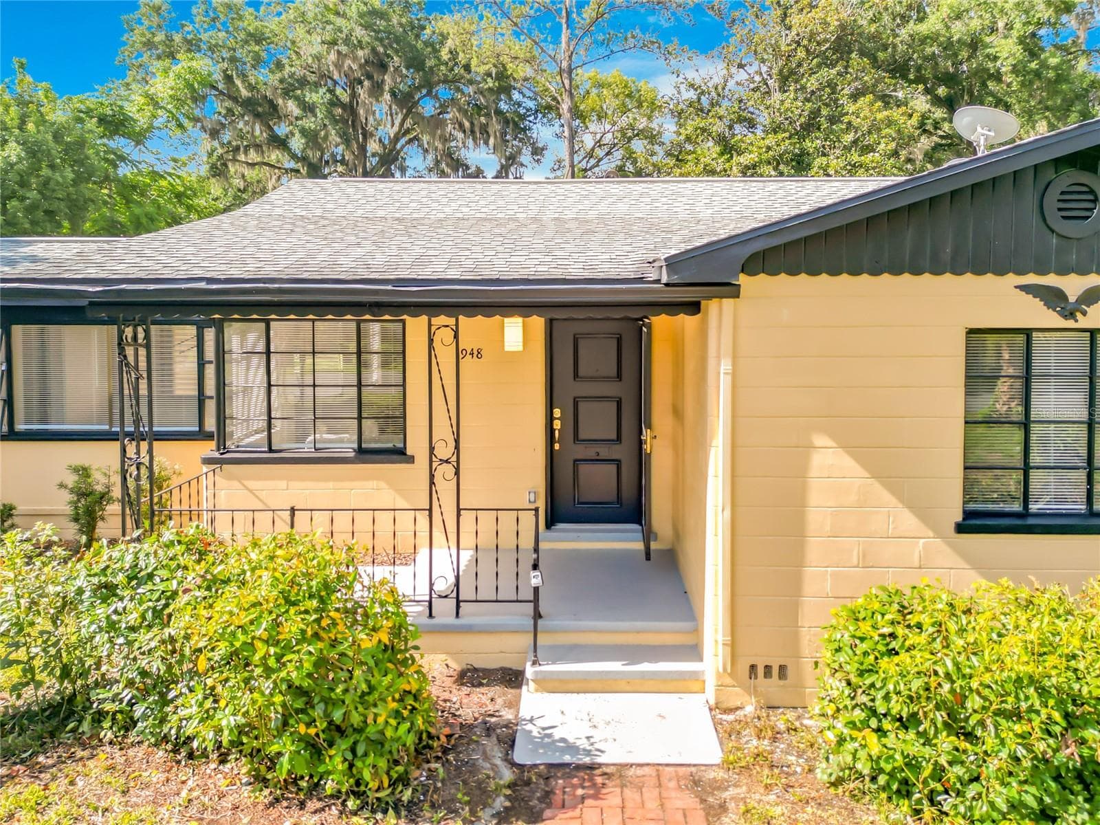 Single Family Residence at 948 NE 6TH ST, OCALA, photo 2 of 65