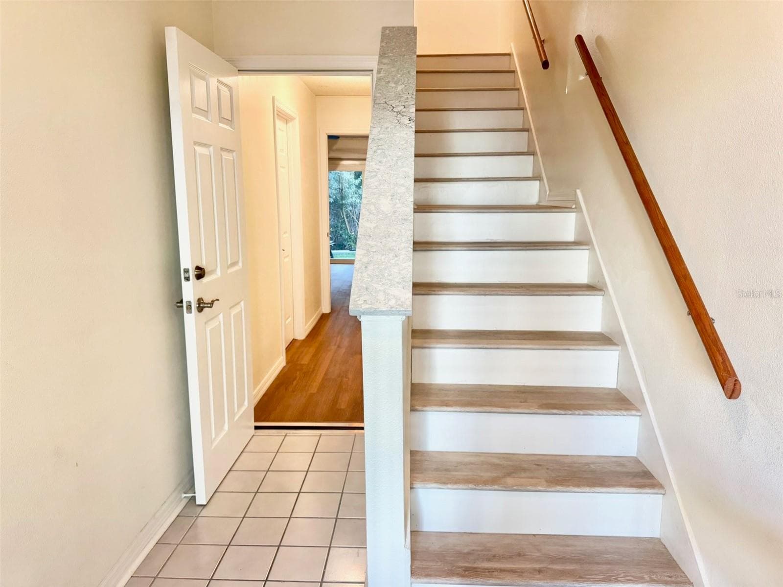 Townhouse at 603 GARLAND CIR, INDIAN ROCKS BEACH, photo 5 of 43