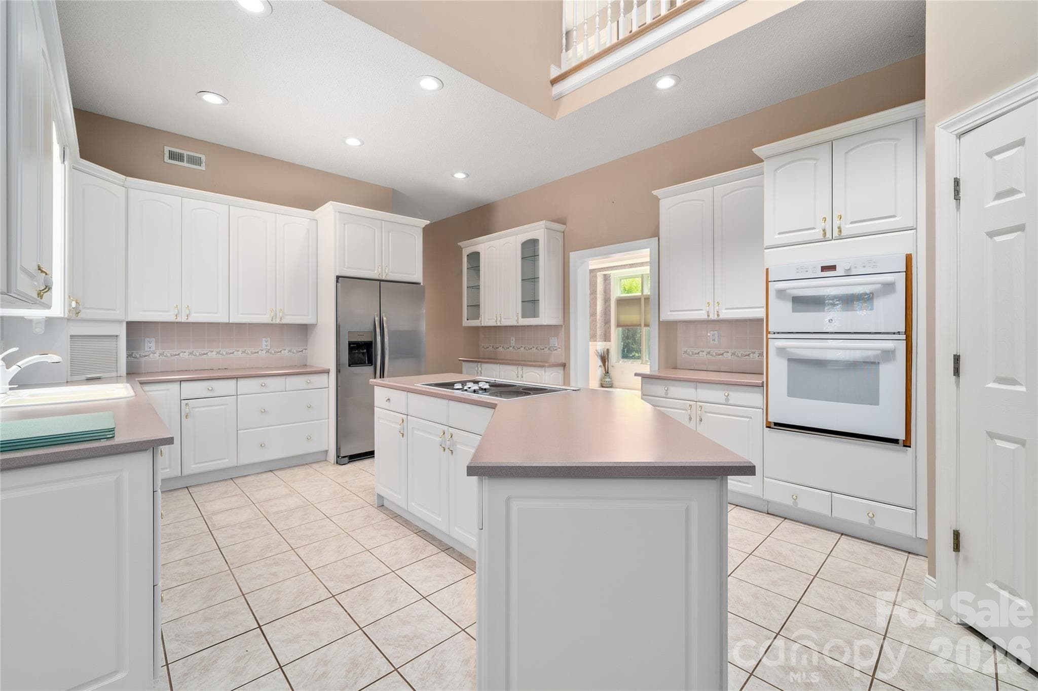 Kitchen - 136 Rumbling Bald Road, Lake Lure