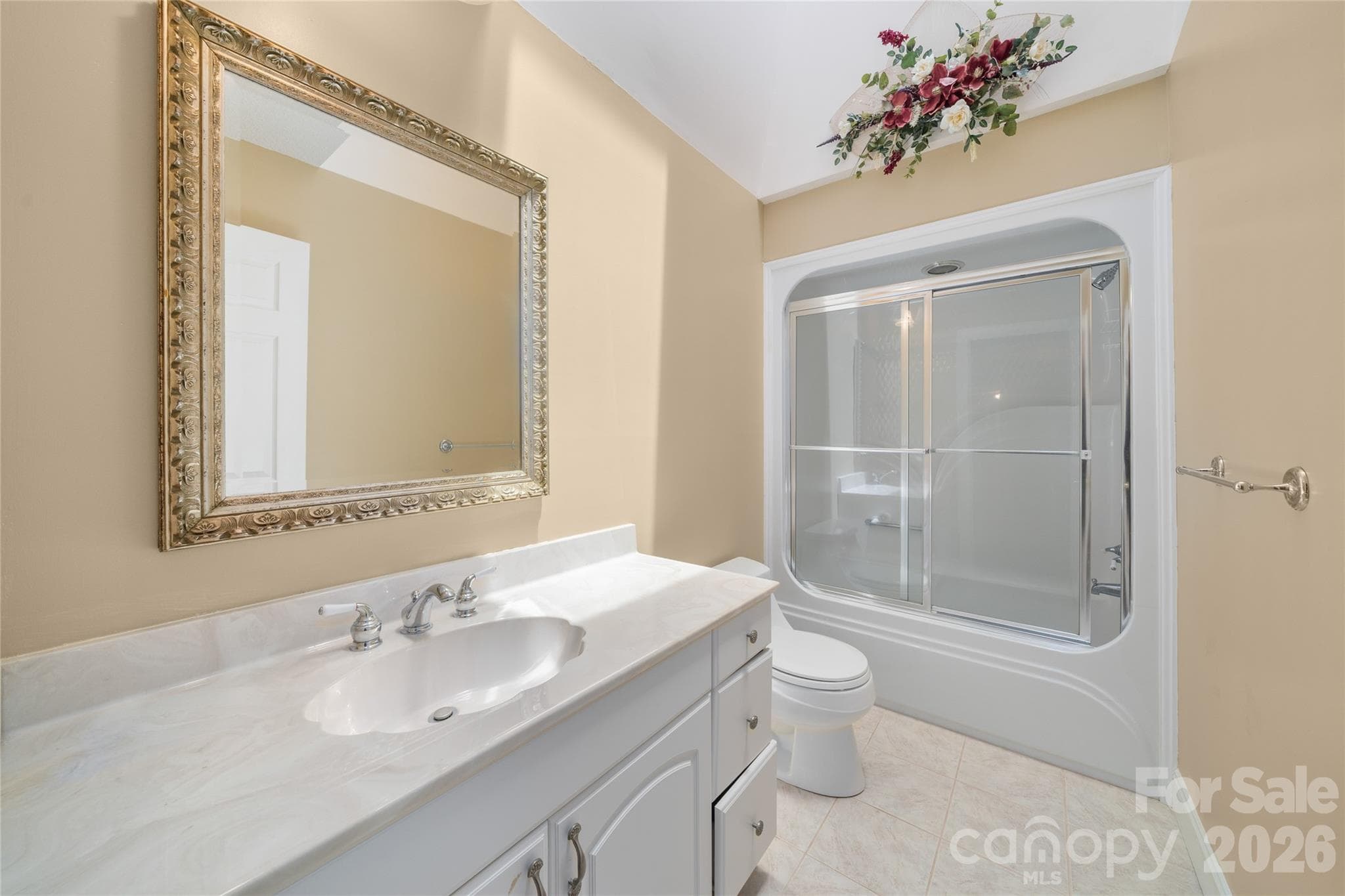 Upper full bath - 136 Rumbling Bald Road, Lake Lure