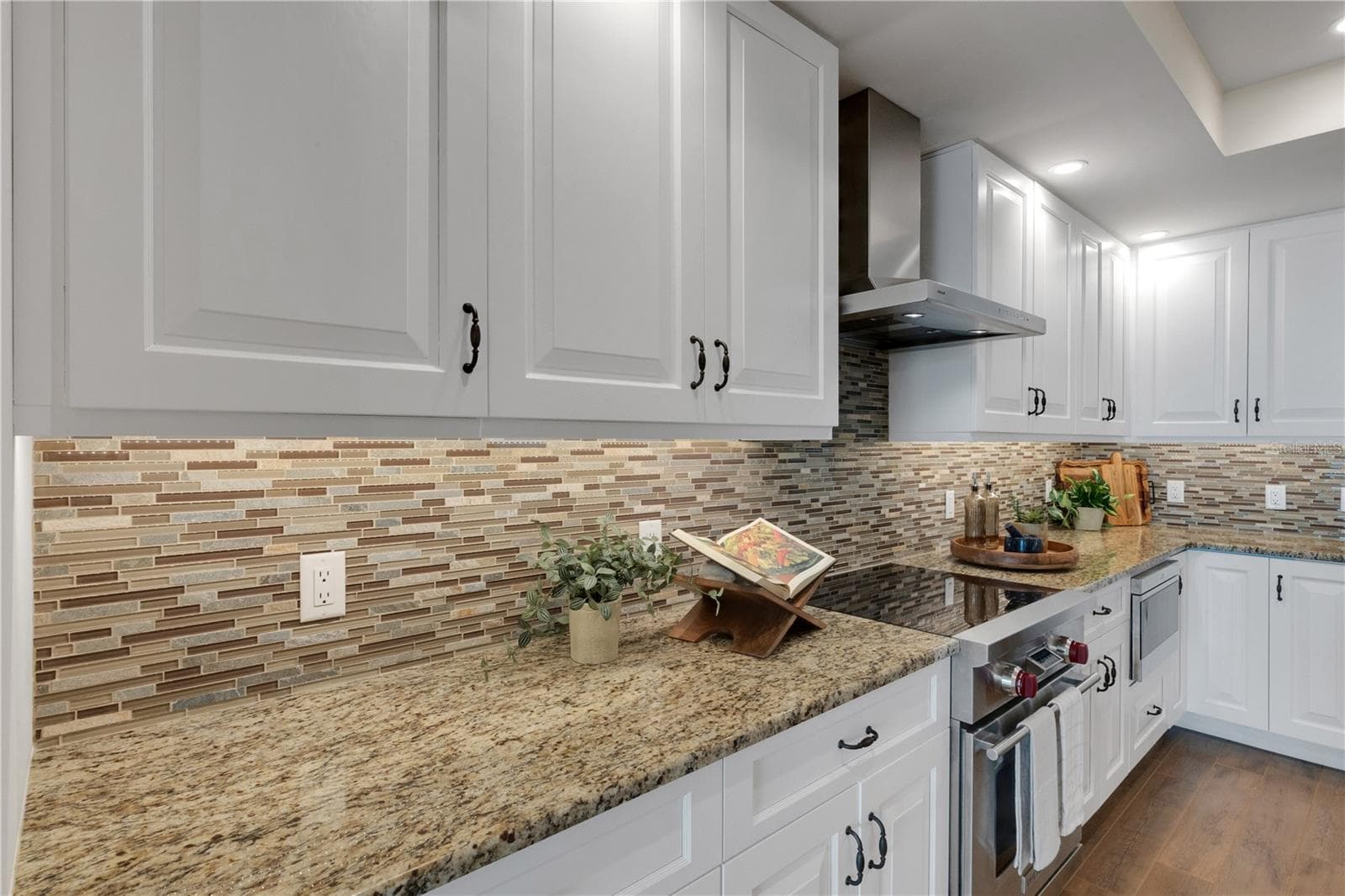 Condominium at 795 COLLANY RD #304, ST PETERSBURG, photo 16 of 79