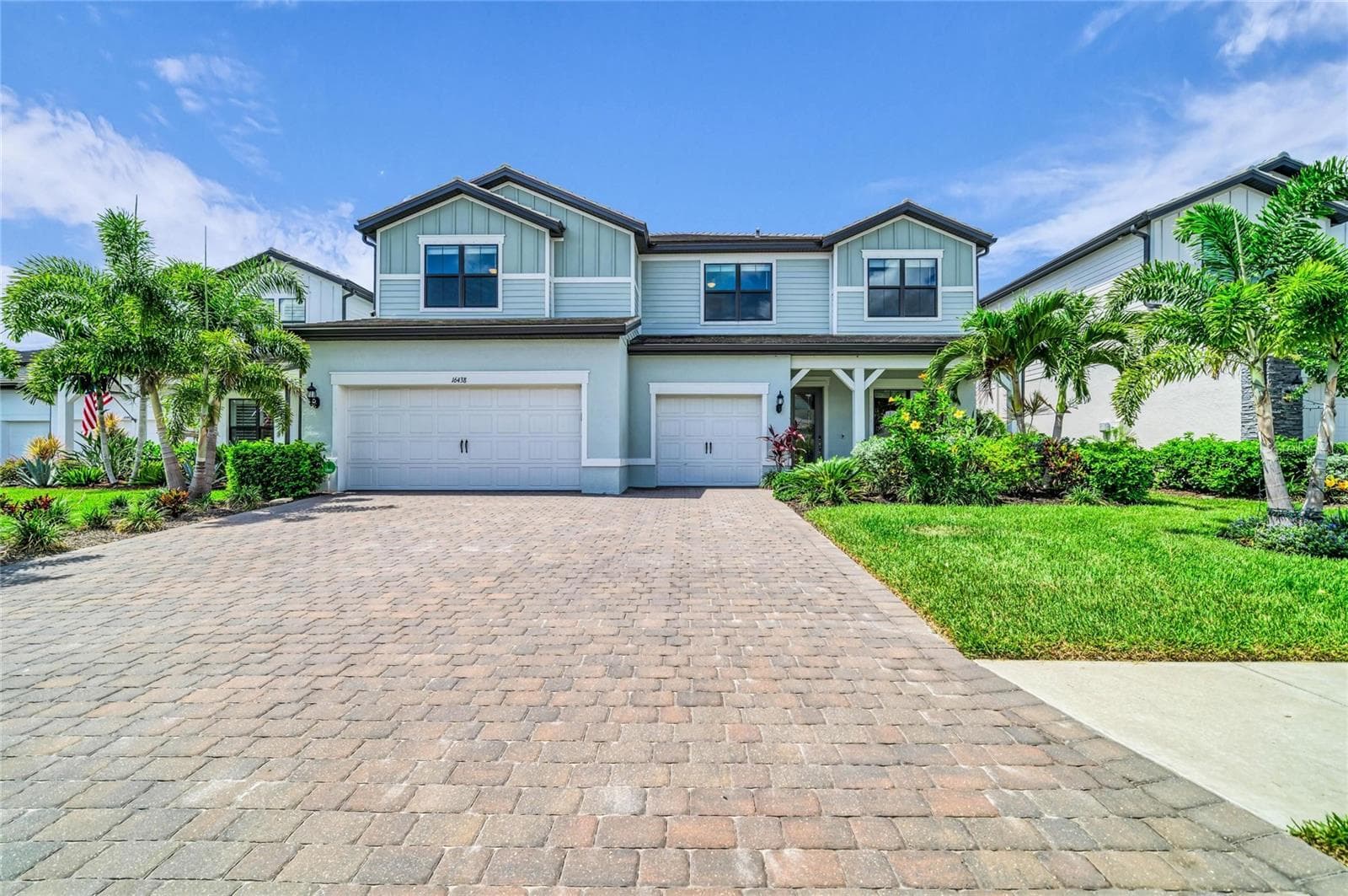Paver Driveway with a 3 car air conditioned garage. - 16438 SLATE PL, LAKEWOOD RANCH