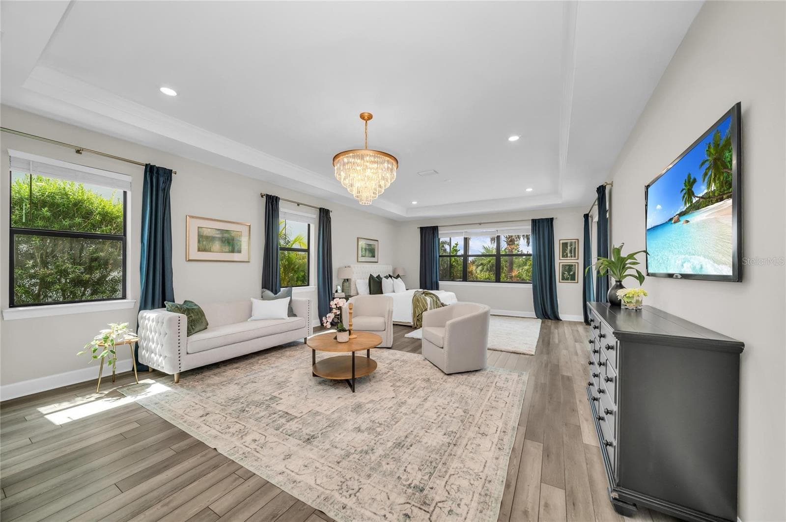 Expansive primary suite (First Floor) - 16438 SLATE PL, LAKEWOOD RANCH