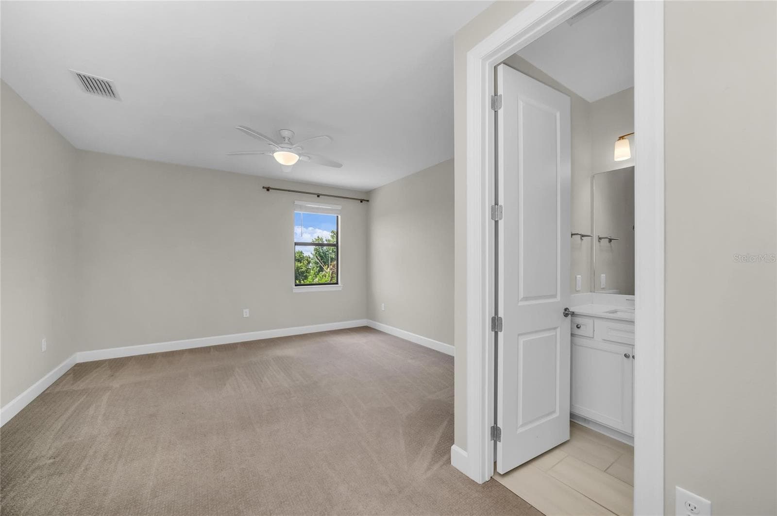 Bedroom 4 with en-suite bath (Second Floor) - 16438 SLATE PL, LAKEWOOD RANCH
