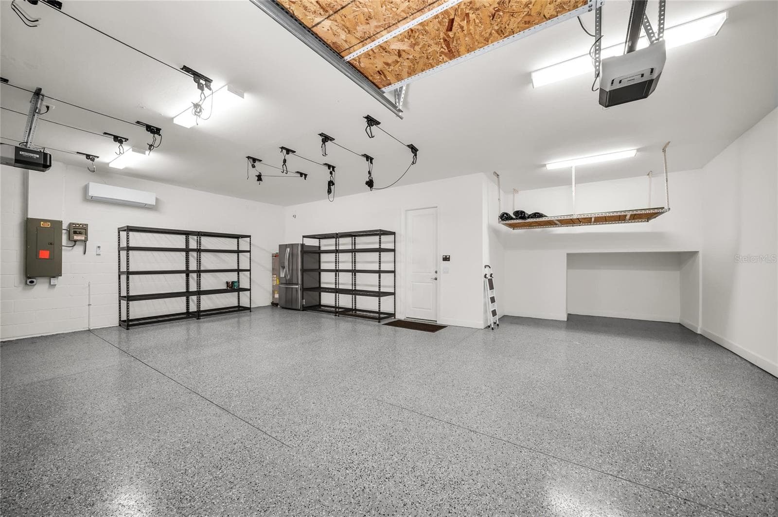 3 car air conditioned garage - 16438 SLATE PL, LAKEWOOD RANCH