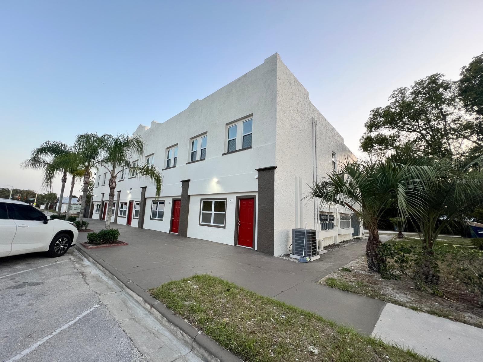 475 UMATILLA BLVD