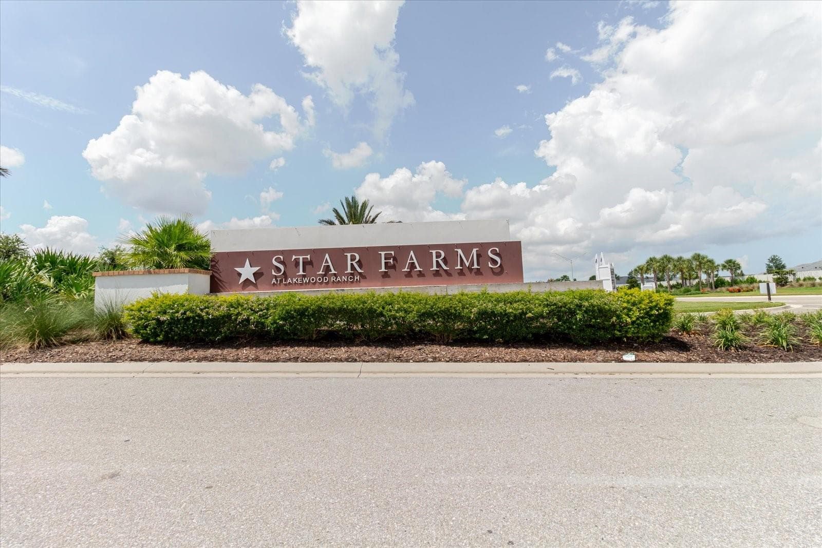 Single Family Residence at 16725 BARNWOOD PL, BRADENTON, photo 2 of 74