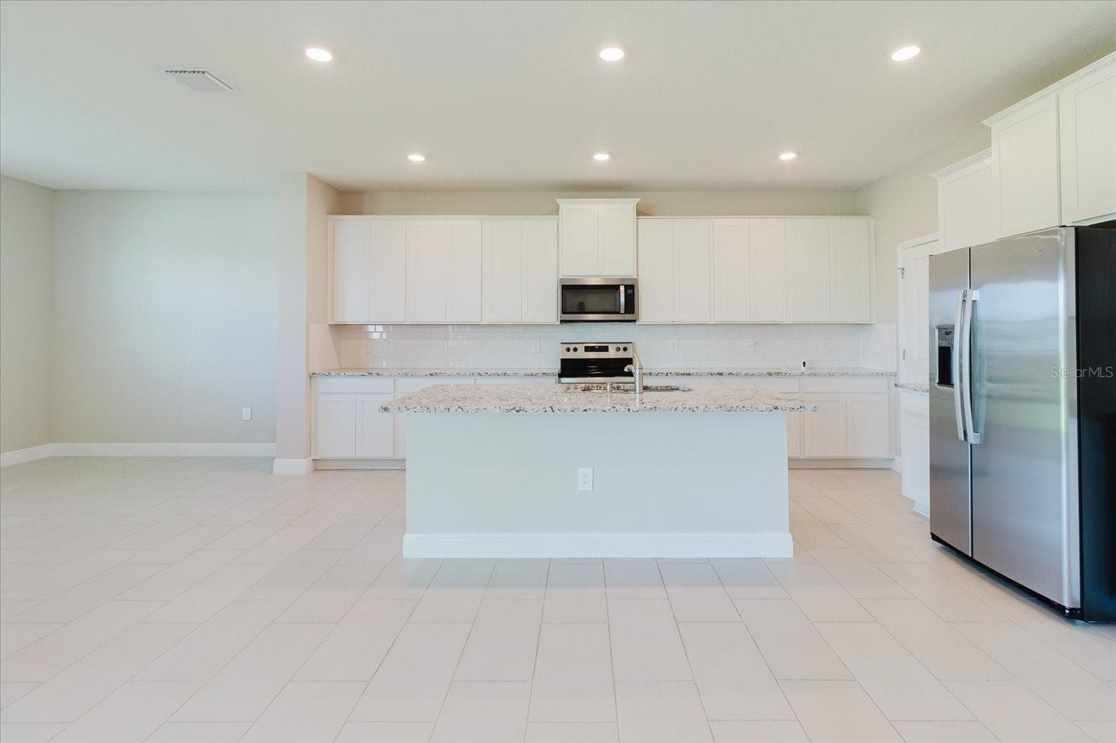 Single Family Residence at 16725 BARNWOOD PL, BRADENTON, photo 8 of 74