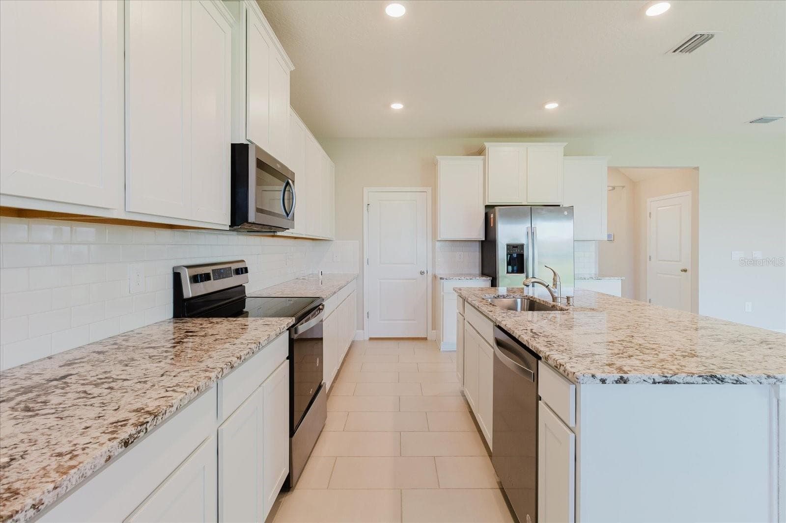Single Family Residence at 16725 BARNWOOD PL, BRADENTON, photo 10 of 74