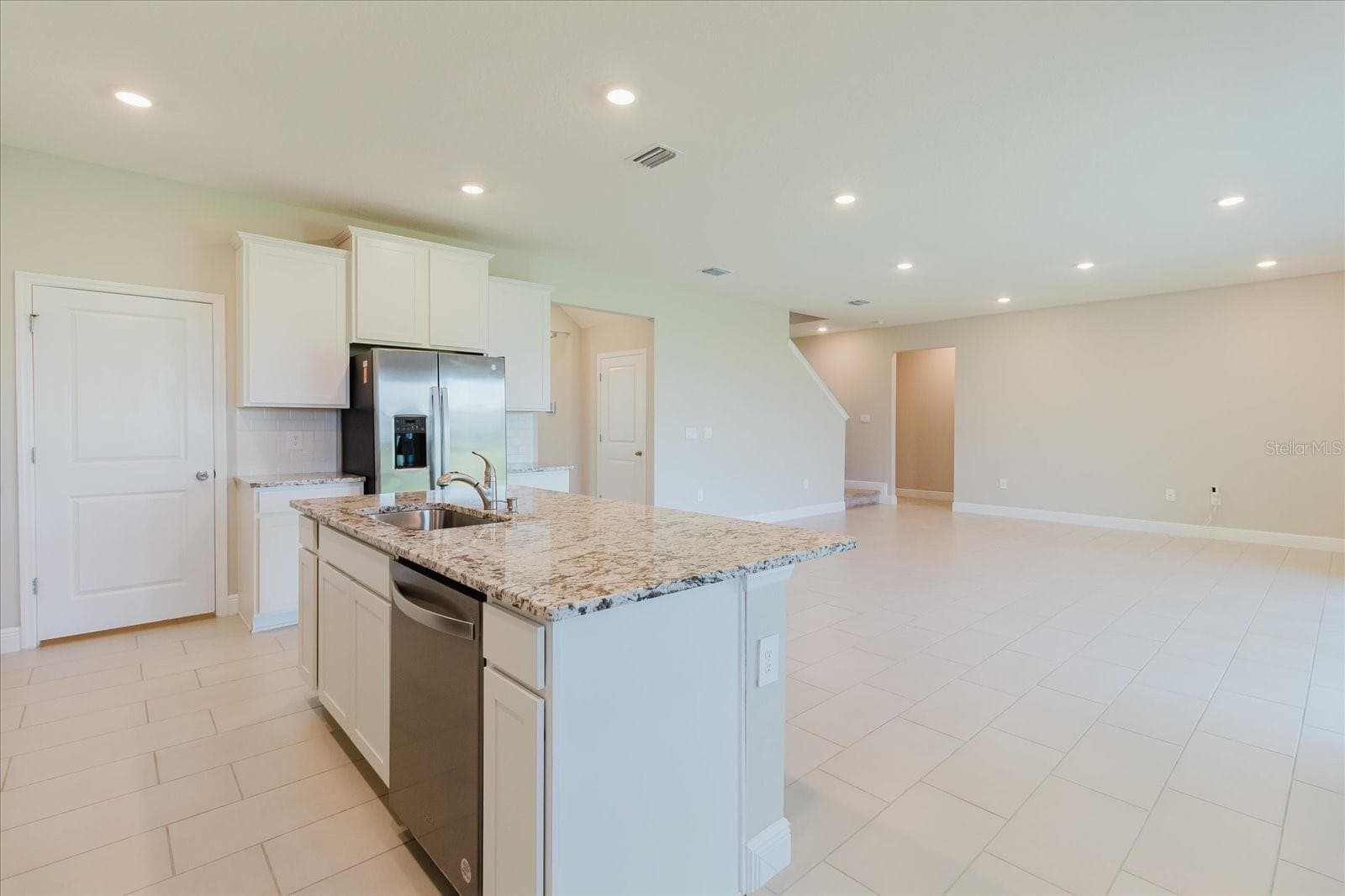 Single Family Residence at 16725 BARNWOOD PL, BRADENTON, photo 11 of 74