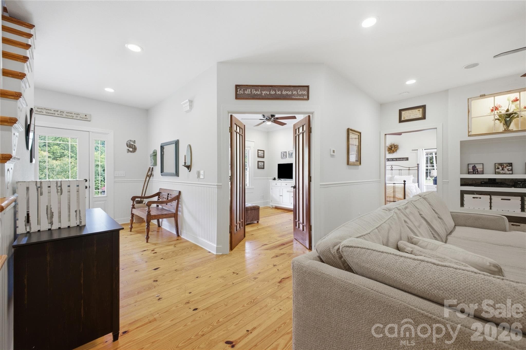 Family Room - Clyde