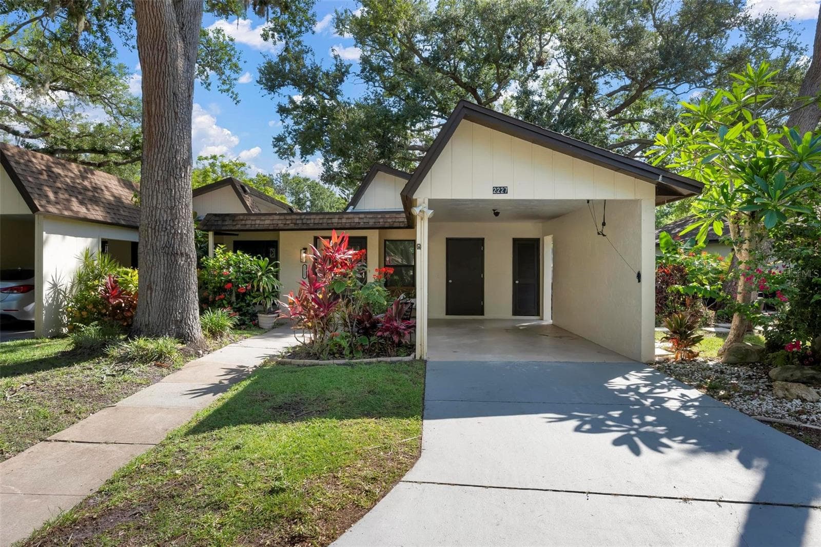Villa at 2227 CIRCLEWOOD DR #52, SARASOTA, photo 2 of 23