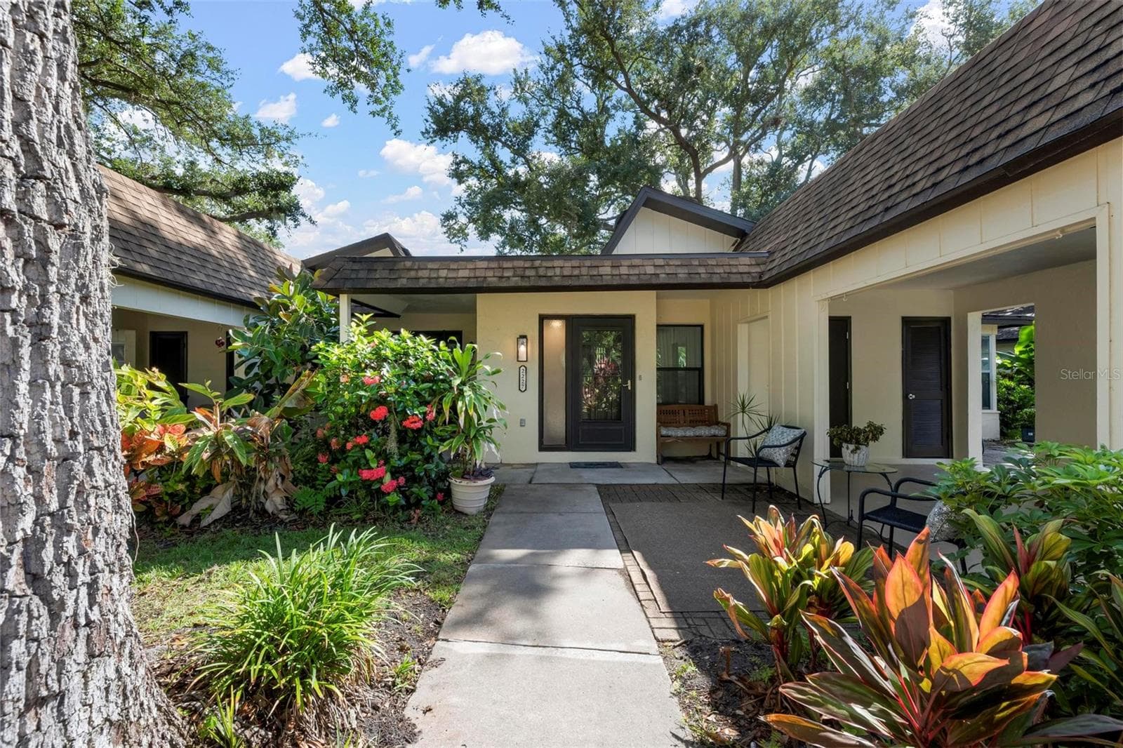 Villa at 2227 CIRCLEWOOD DR #52, SARASOTA, photo 4 of 23